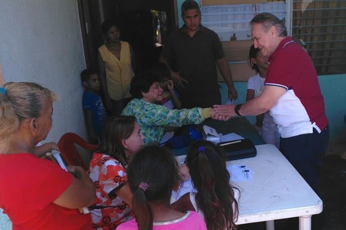 Carlos Alaimo expone su proyecto de ciudadanía en las parroquias de Maracaibo