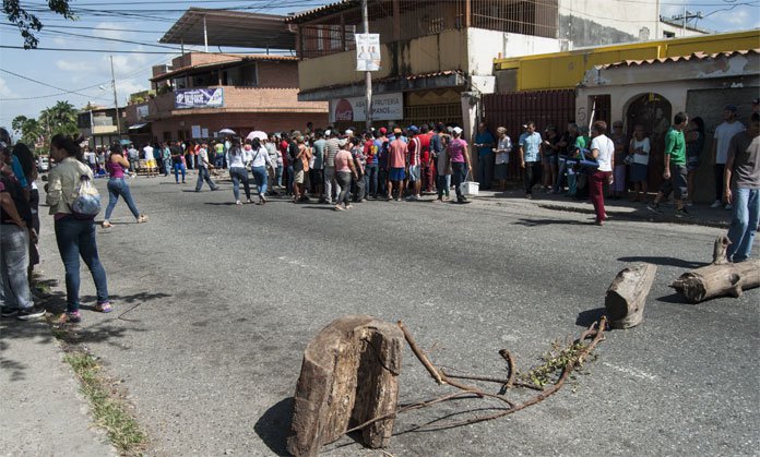 Para los venezolanos comprar comida es un asunto del azar