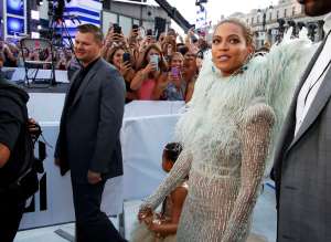 Beyoncé se corona como la reina absoluta del pop en los premios MTV