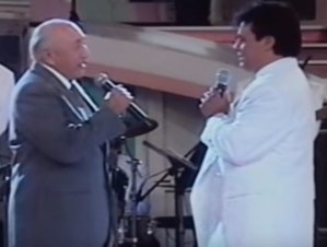 ¡Dos grandes! El encuentro del Divo de Juárez con Tío Simón por sus 50 aniversario de carrera musical