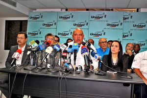 Unidad rechaza detención ilegal del diputado Caro y amenaza de inhabilitación a Capriles (COMUNICADO)