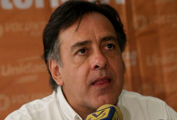 Roberto Smith: Vargas aportará 50.000 firmas para el referendo popular