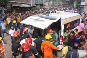 Ascienden a 29 los muertos por incendio en Bangladesh