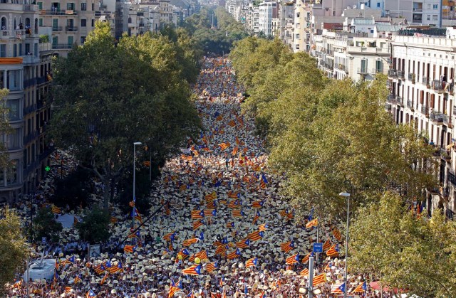 2016-09-11T163315Z_1298683312_S1BEUASGVBAA_RTRMADP_3_SPAIN-CATALONIA