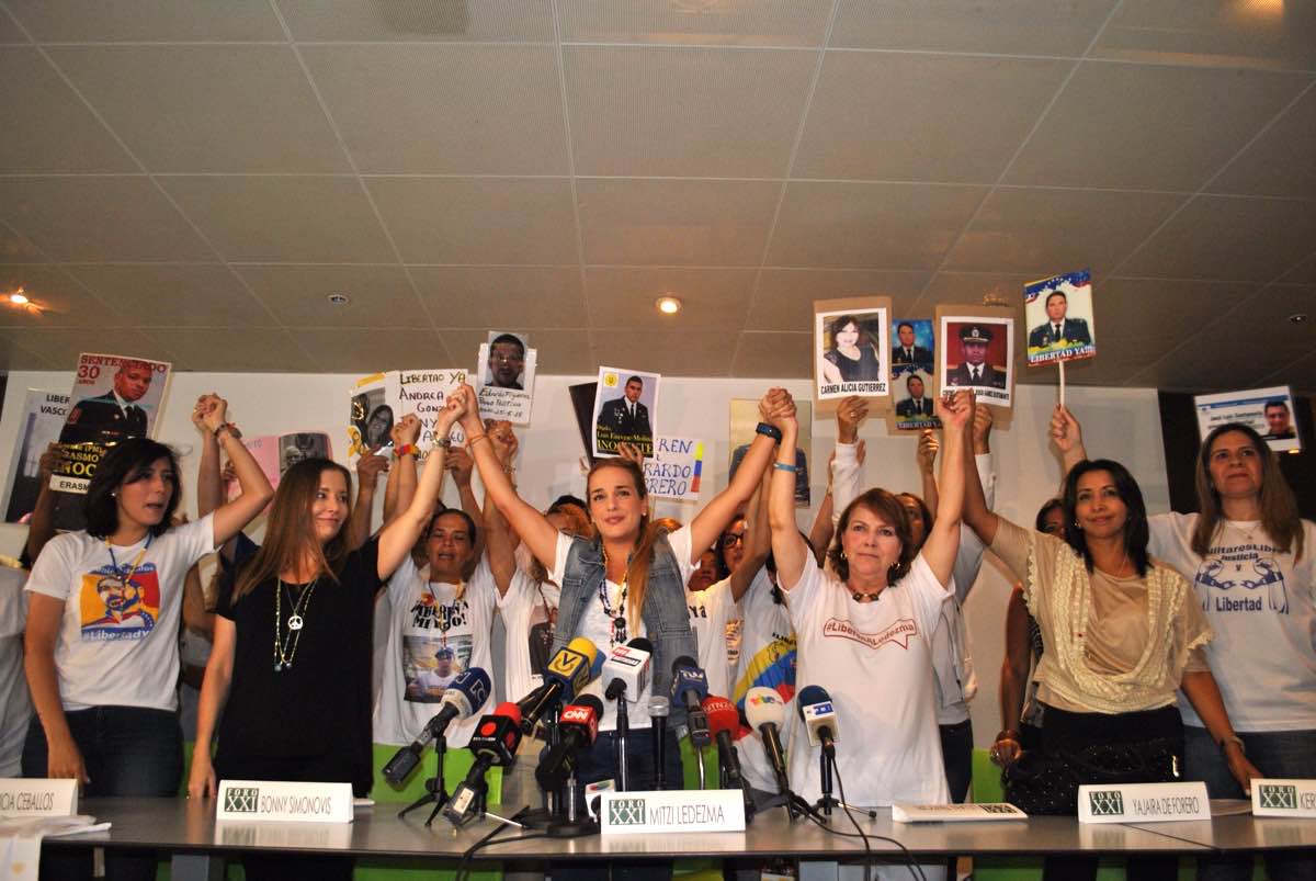 Familiares de Presos Políticos ratifican petitorio de libertad inmediata frente al diálogo de la MUD