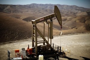 Inventarios de petróleo de EEUU habrían vuelto a subir la semana pasada