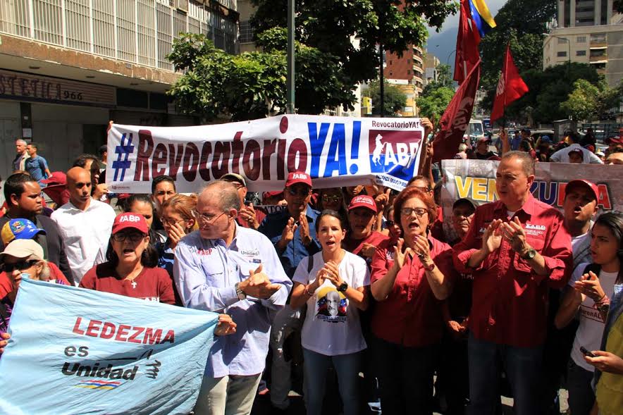 Helen Fernández: A pesar de los ataques no habrá ninguna tiranía que pueda doblegar al pueblo