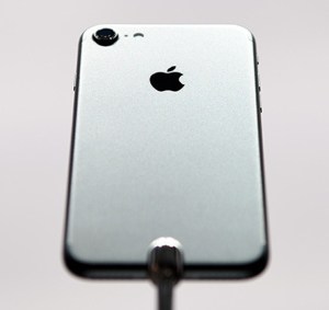 Apple revela los primeros detalles sobre el nuevo iPhone 8 (Video)