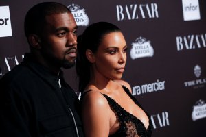 Kim Kardashian, rica, sexy y famosa víctima de un asalto