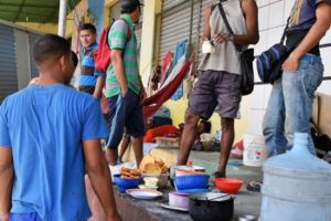 Venezolanos en condición de mendicidad en Pacaraima enciende alarmas en Brasil