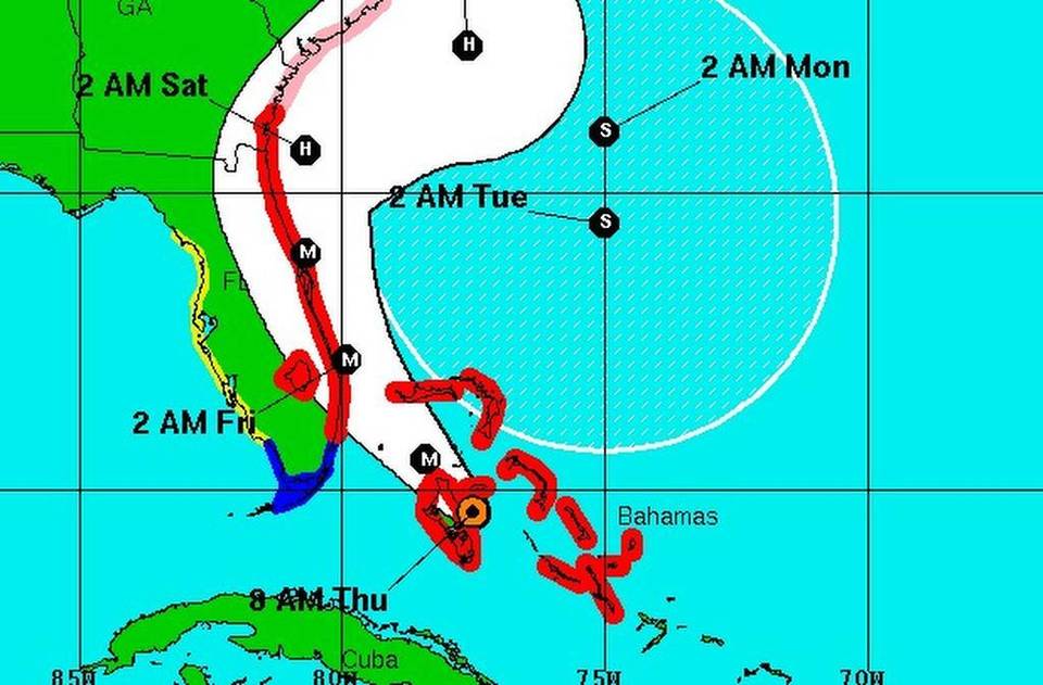 Matthew recobra fuerza y bandas exteriores de lluvia se aproximan a Florida