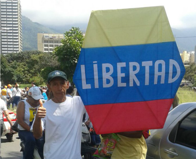 El sencillo y contundente mensaje de El Señor del Papagayo este #22Oct (FOTO)