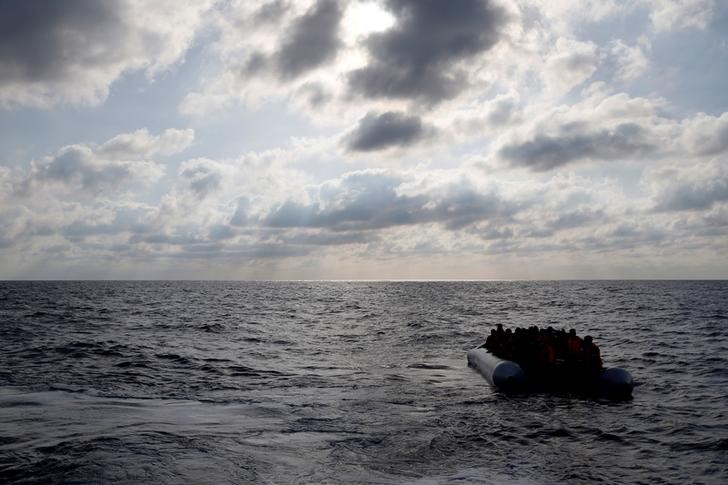 Dos personas muertas y 40 más desaparecidas en dos botes a la deriva en Libia
