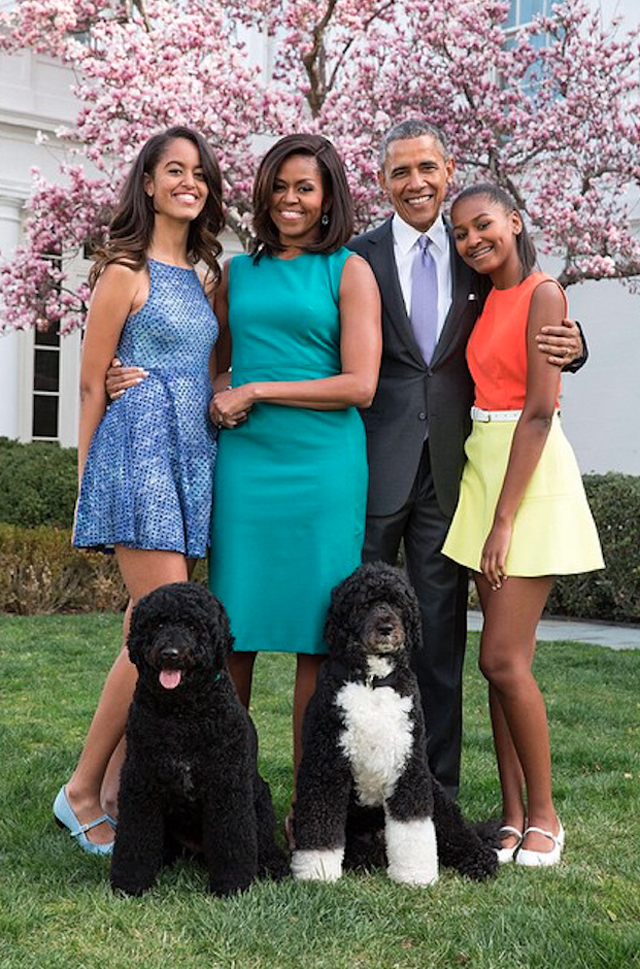 El jefe del Estado con la primera dama y sus hijas en abril del 2015.