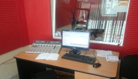 Estudio-Radio-Comunitaria-Hirimay-