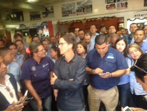 Trabajadores de Polar apoyaron a Lorenzo Mendoza durante su retención en Barquisimeto (VIDEO)