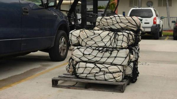 Interceptan en el Caribe lancha con “fardos de cocaína” y cinco tripulantes: cuatro venezolanos y un dominicano