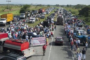 Agricultores de Portuguesa protestaron para reclamar precios justos