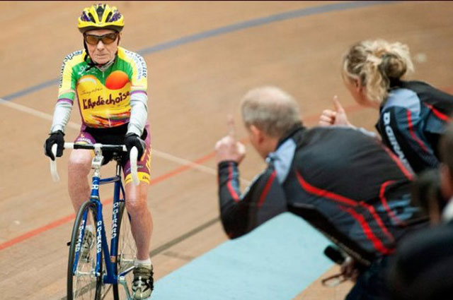 Un francés de 105 años intentará batir récord de velocidad en bicicleta