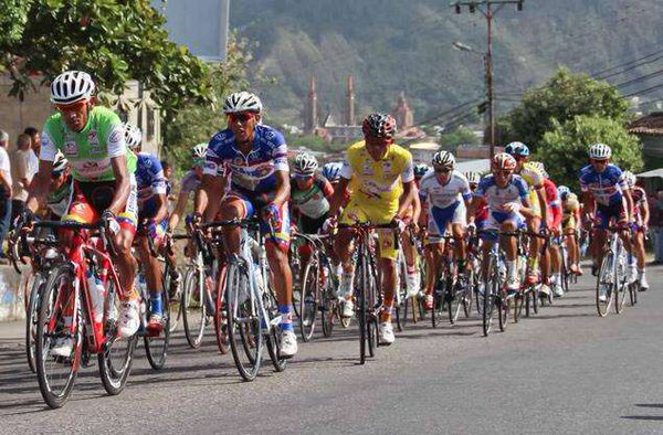 Carlos Torres gana sexta etapa de la Vuelta al Táchira
