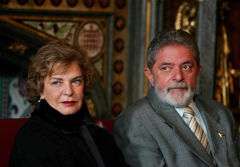 La esposa de Lula permanece en coma inducido tras sufrir un derrame cerebral