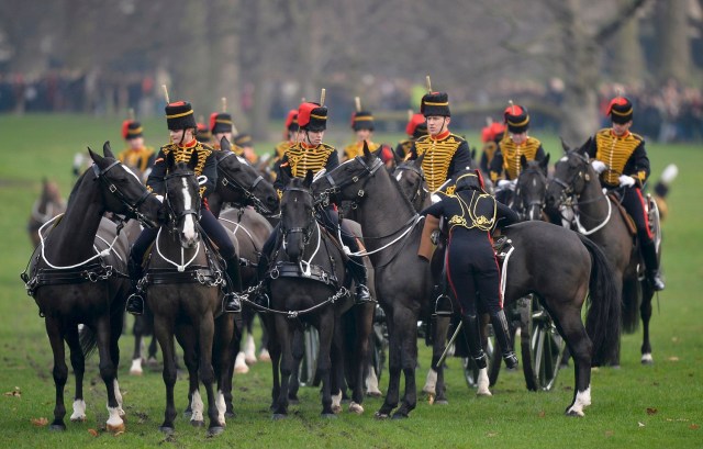Horsemen prepare to leave after the King's Troop Royal Horse Artillery Royal 41-gun salute to mark the start of Queen Elizabeth's Blue Sapphire Jubilee year at Green Park in central London, Britain, February 6, 2017. REUTERS/Hannah McKay