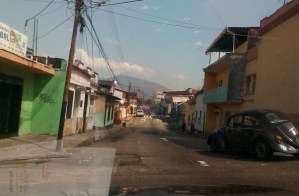Trancan calles cercanas a Universidad Católica del Táchira