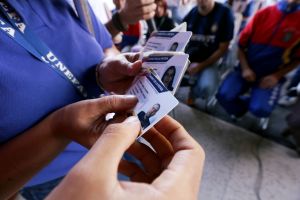 Gobierno bolivariano usará el carnet de la patria para saber quién vota el domingo