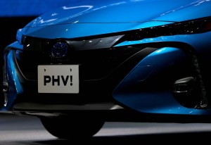Toyota llama a revisión 2,4 millones de vehículos híbridos