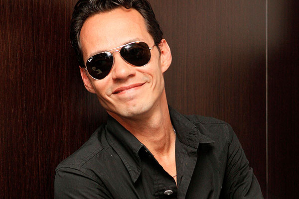 ¡Sin perder tiempo! Marc Anthony le encontró reemplazo a Shannon con esta bella modelo