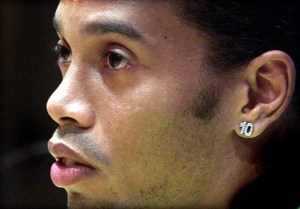 Escándalo: Justicia brasileña le prohíbe a Ronaldinho salir del país por una millonaria deuda
