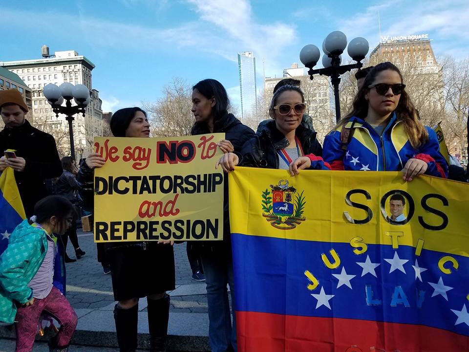 Venezolanos en EEUU protestaron contra Maduro y por la liberación de presos políticos (Video + Fotos)
