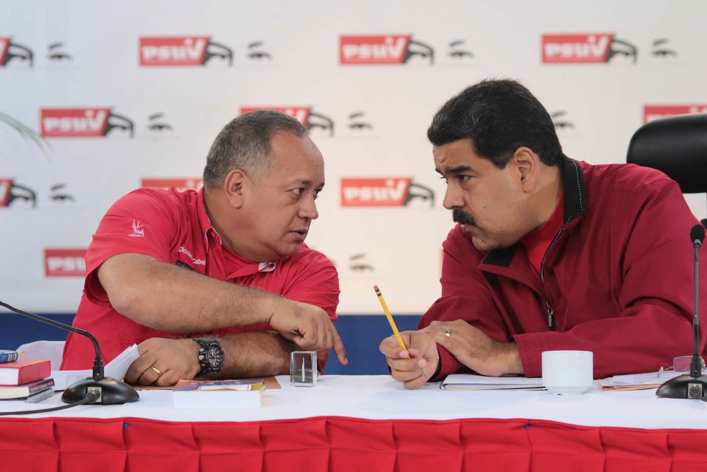 Nicolás, Diosdado, Tibisay Lucena y Adán Chávez entre los señalados por Panamá por blanqueo de capitales