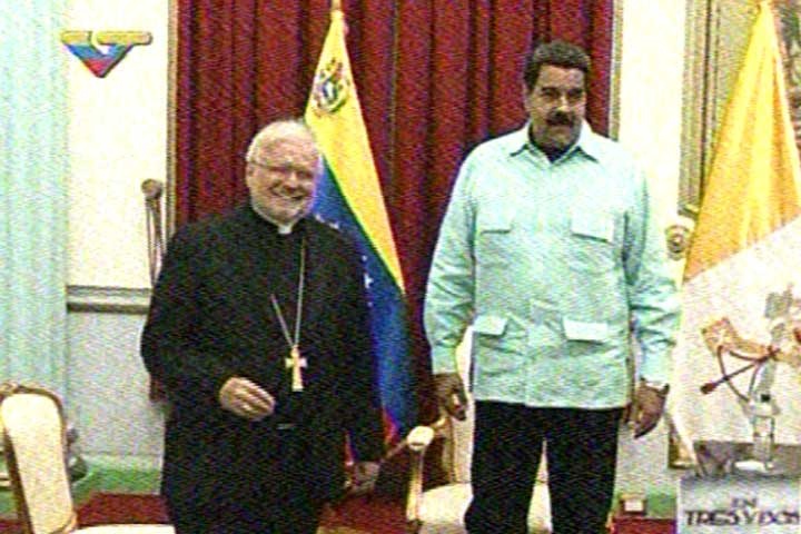 Maduro está reunido con el nuncio Aldo Giordano en Miraflores