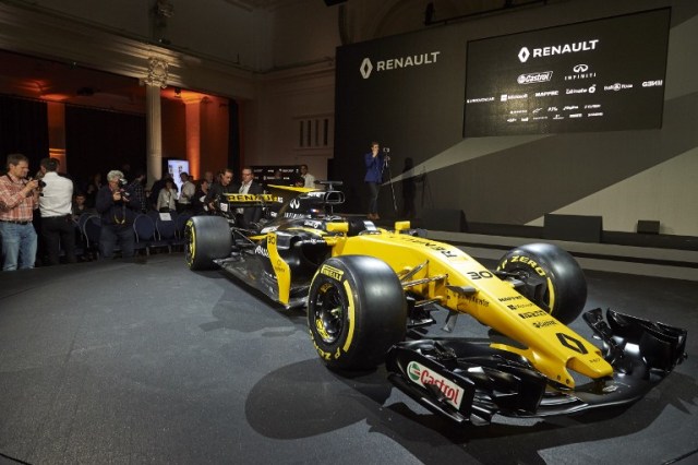 AUTO-PRIX-F1-RENAULT-LAUNCH