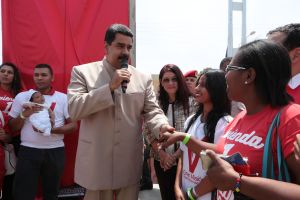Maduro prevé reunirse con representantes de distintas comunidades religiosas y de medios de comunicación