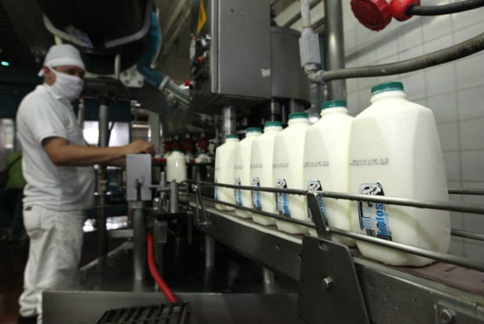 Industria láctea nacional opera a la mitad, según Cavilac