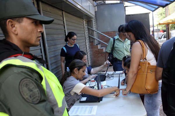 Con retrasos comenzó validación de los partidos políticos en Táchira