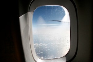 ¿Por qué no son cuadradas las ventanas de los aviones?