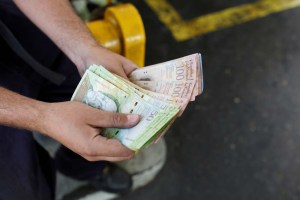 Como GNB en plena plaza Altamira, el BCV también “reprimió” la devaluación de la moneda: Así cerró Simadi