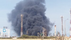 Reportan incendio en refinería Amuay (Fotos)