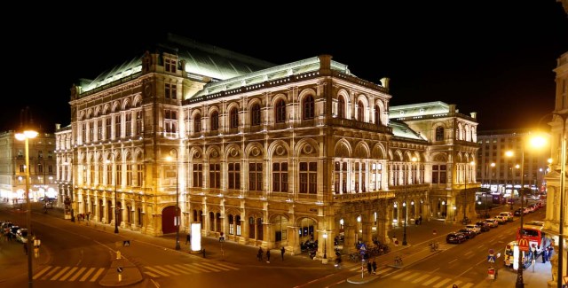 The State Opera house (Staatsoper) is seen before the lights were switched off for Earth Hour in Vienna, Austria, March 25, 2017. REUTERS/Leonhard Foeger