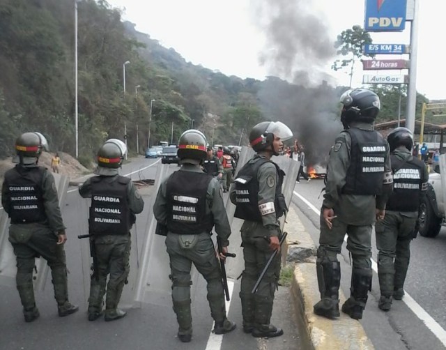 Protesta en Paracotos / Foto @danielgcolina 