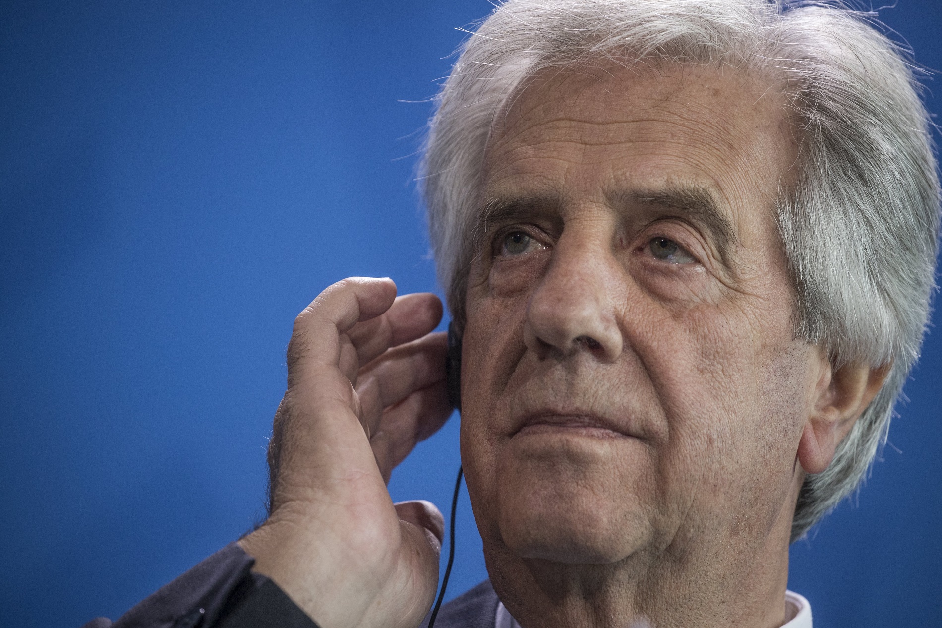 Expresidente uruguayo Tabaré Vázquez evoluciona de la trombosis pese a fallo renal