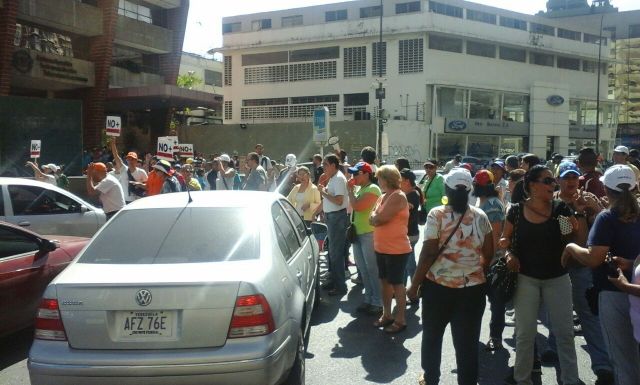 Manifestantes en Los Cortijos Foto: LaPatilla.com