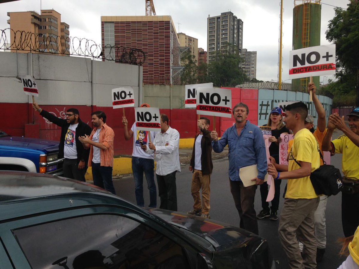 #31Mar: Protesta en redoma de La Matica en la Panamericana por Sentencia del TSJ (Fotos)