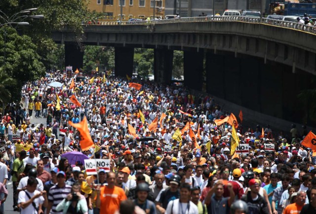 Oposición venezolana marchó el 1° de abril. REUTERS/Carlos Garcia Rawlins
