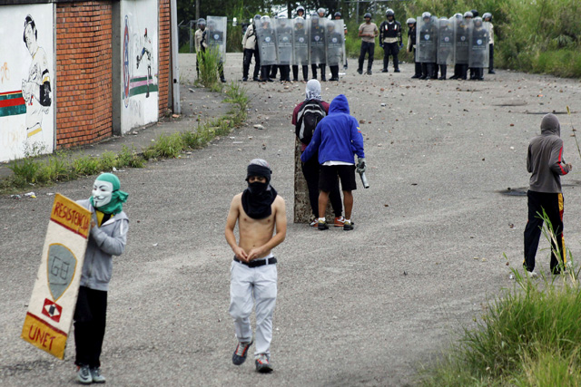 Protestas de San Cristóbal. REUTERS/Carlos Eduardo Ramirez