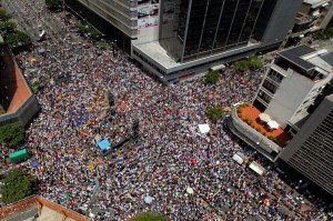 ¡Repleta! Impresionantes FOTOS de la concentración de este #8Abr en Chacao
