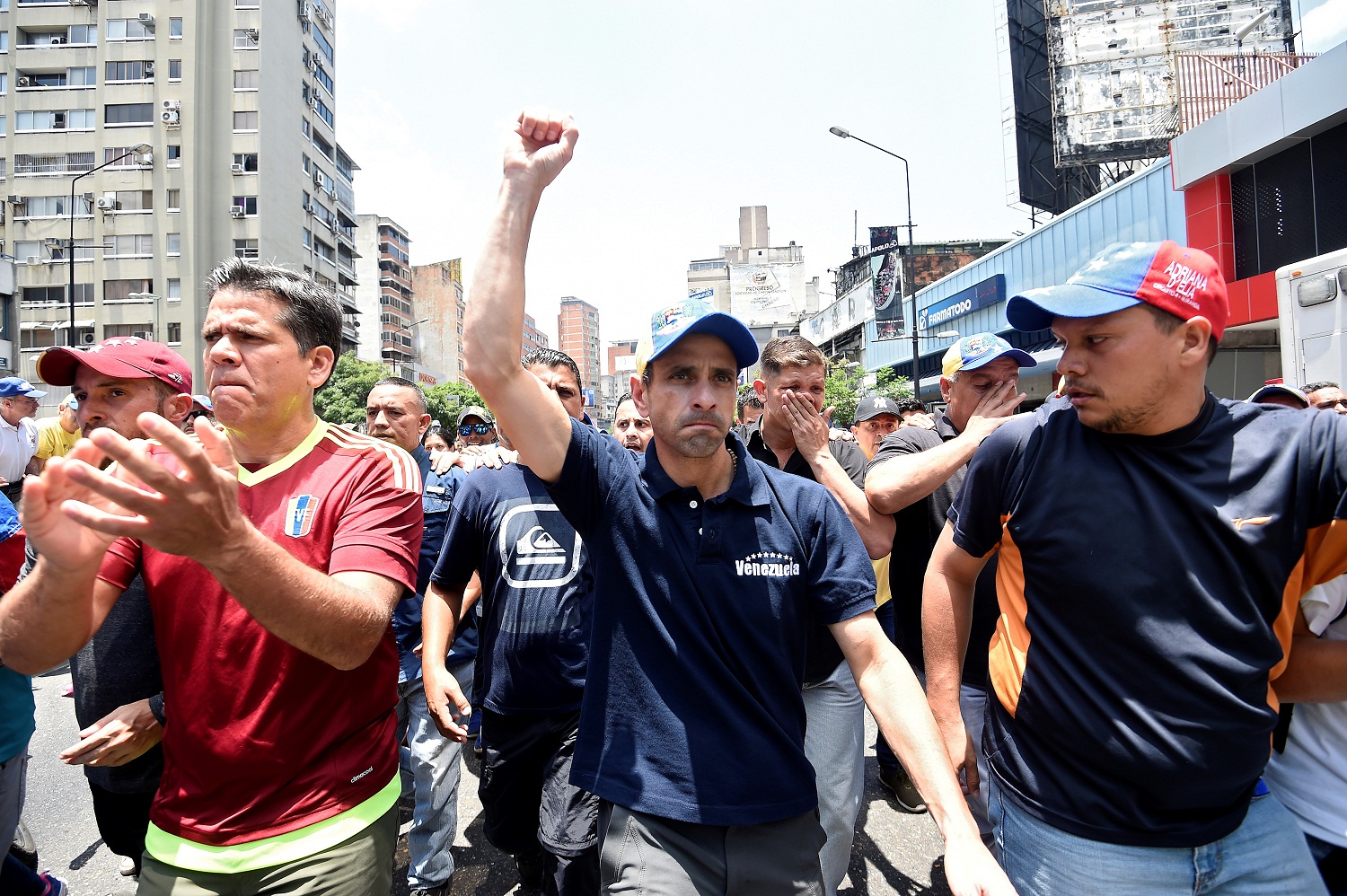 Capriles aseguró que acciones del gobierno aceleran su salida del poder